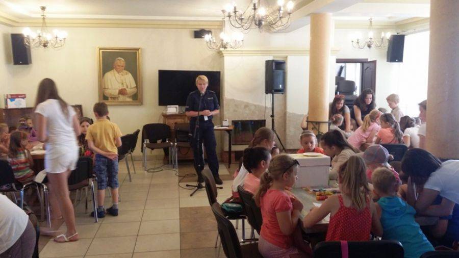 Bezpiecznie na wakacjach- spotkanie z policjantami