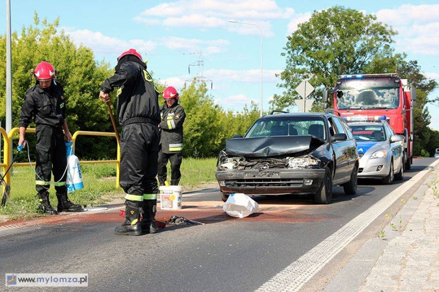 Zagapiła się i wjechała w lawetę [FOTO]