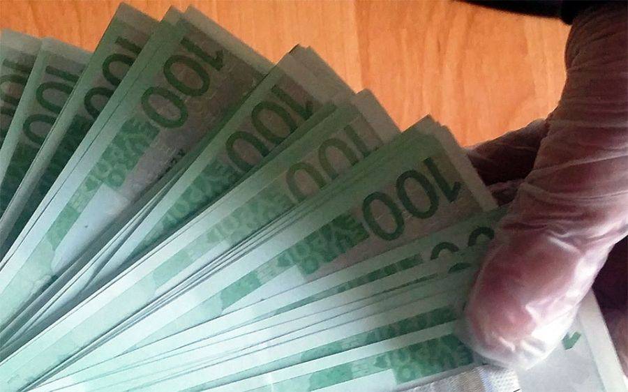 Próbował zapłacić fałszywym banknotem