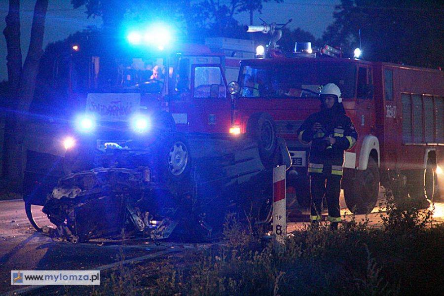 Jedwabne: Groźne dachowanie. Kierowca w szpitalu! [FOTO]