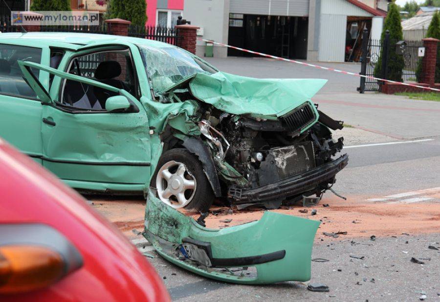 Piątnica: Szaleniec w volkswagenie doprowadził do groźnej czołówki [FOTO]