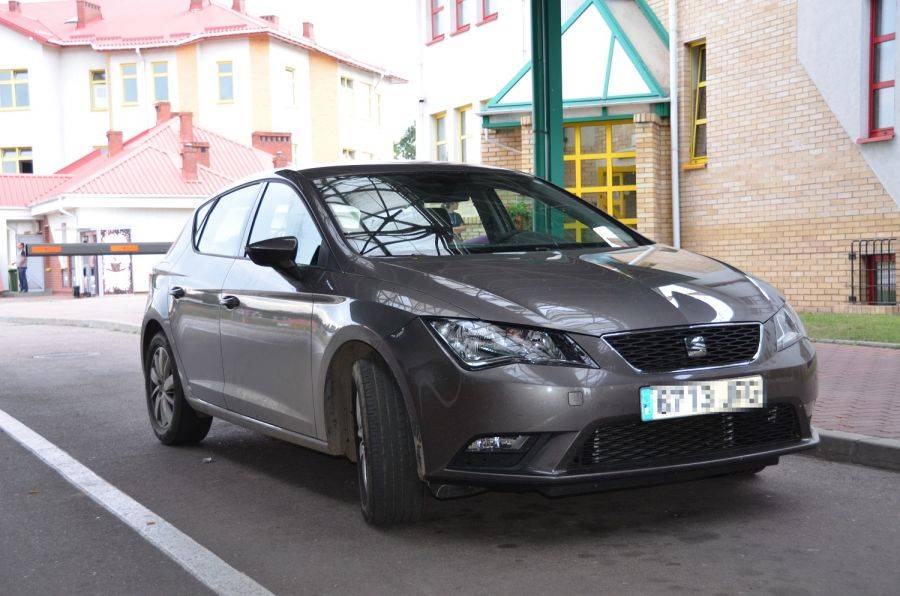 Kubańczycy próbowali wywieźć na Białoruś auto z hiszpańskiej wypożyczalni