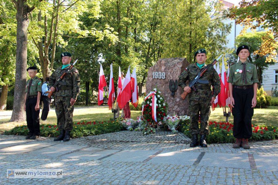 Trwają obchody Święta Wojska Polskiego [FOTO]