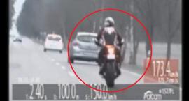 Pościg za motocyklistą! Mieszkaniec naszego powiatu uciekał przed policją [VIDEO]