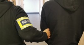 Agresorzy już z zarzutami. Pobili mężczyzn w lesie, grozili, chcieli pieniędzy