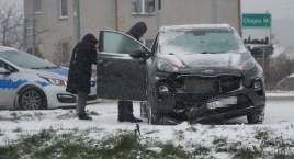Nadeszła zima. Kierowcy uważajcie na drogach! [FOTO]