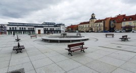 Malowidło, wyspy zieleni, projektory i ławeczka Bielickiej w innym miejscu! Co zmieni się na Starym Rynku? 