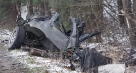 Wypadek za Jarnutami. Strażacy wydostali zakleszczonego kierowcę BMW [FOTO] [AKTUALIZACJA] 