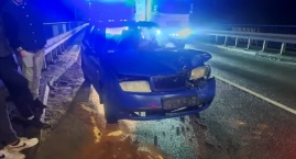 Pijany kierowca skody i utrudnienia na moście w Łomży [FOTO]