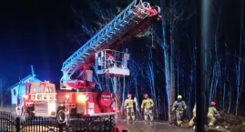 Podtopienia i powalone drzewa - trudna doba dla łomżyńskich strażaków [FOTO]