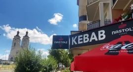 Znany youtuber zjadł i ocenił łomżyńskiego kebaba [VIDEO]