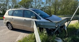 Trwają policyjne kontrolne. Próba ucieczki zakończyła się na barierkach [FOTO]