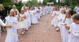 Uroczystość Bożego Ciała w parafii Miłosierdzia Bożego w Łomży [VIDEO i FOTO]