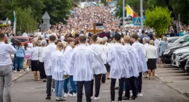 Tradycyjna procesja Bożego Ciała w parafii Krzyża Świętego w Łomży [FOTO]