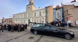 Łomża pożegnała Mieczysława Czerniawskiego. Ostatnia droga byłego prezydenta i posła [FOTO i VIDEO]
