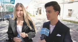 Maturzyści z Łomży już po egzaminie z polskiego. Młodzież unikała jednego tematu jak ognia [VIDEO]