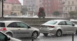 Gwałtowna ulewa nad miastem. Tradycyjne podtopienia [VIDEO]