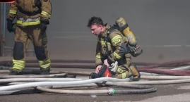 Potężny pożar w Starym Cydzynie. Płonie warsztat i dom, czarny dym widać z Łomży [FOTO i VIDEO]