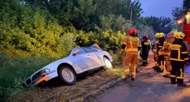 W Nowogrodzie osobówka wjechała do rowu. Kierowca uc&hellip;