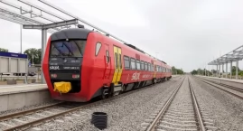Pierwszy pociąg już w Łomży, ale pasażerowie muszą j&hellip;