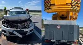 Zderzenie na S61. Kierowca z Litwy najechał na tył dźwigu