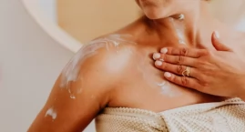 Skóra z AZS a pot i wysoka temperatura – jak zmniejszyć dyskomfort?