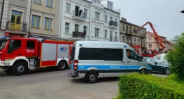 Gęsty dym nad Placem Niepodległości. Strażacy gaszą &hellip;
