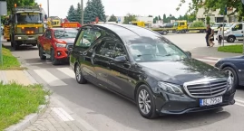 Dziesięć lawet i policyjna eskorta w konwoju. Ostatn&hellip;