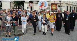 Wyruszyła 35. Piesza Pielgrzymka Łomżyńska na Jasną Górę [FOTO i VIDEO]