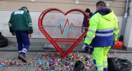 Mieszkańcy Łomży błyskawicznie uzbierali nakrętki na leczenie Kacpra [FOTO]
