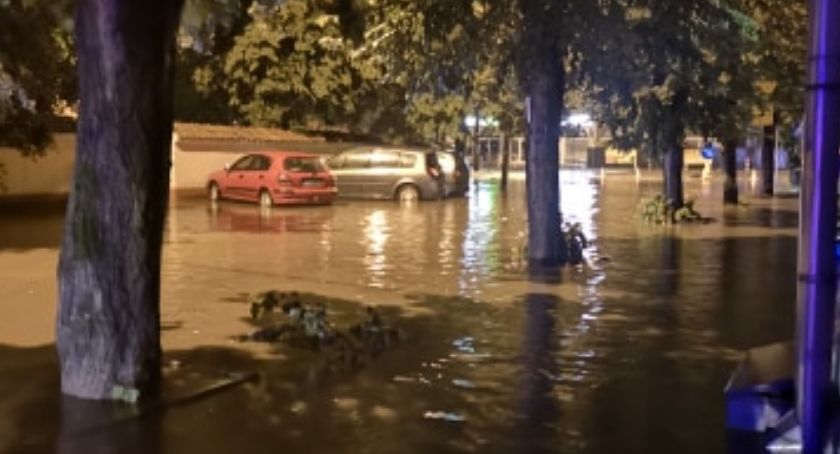 Ulewa nad Pułtuskiem - zalane ulice i utrudnienia w ruchu