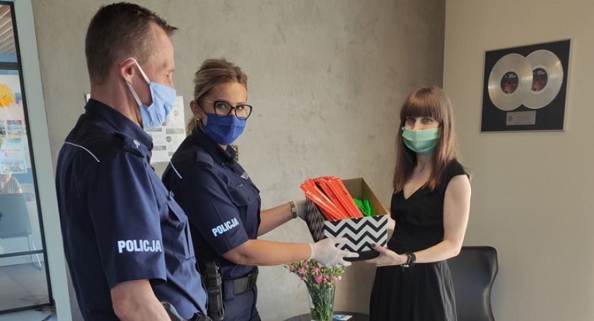 Kolejna agencja ubezpieczeniowa wspiera działania policjantów