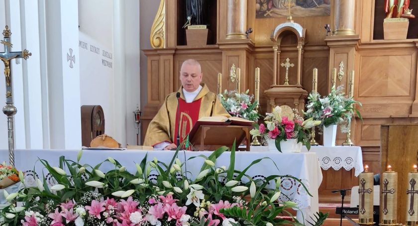 Ingres ks. Tomasza Lemańskiego w Zambskach Kościelnych
