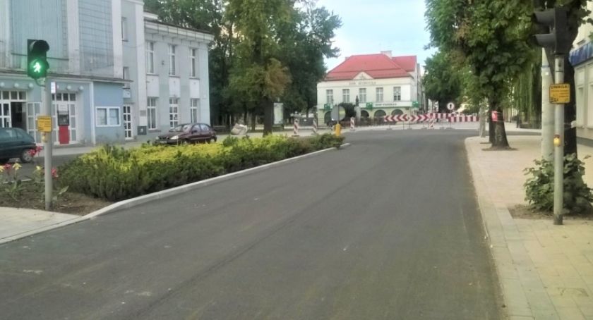 Plac Teatralny gotowy do przywrócenia ruchu kołowego na ulicy Świętojańskiej
