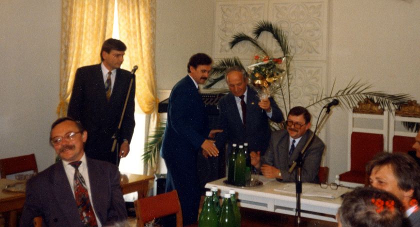 Pierwsze, trudne lata samorządu – wywiad z Tadeuszem Nalewajkiem