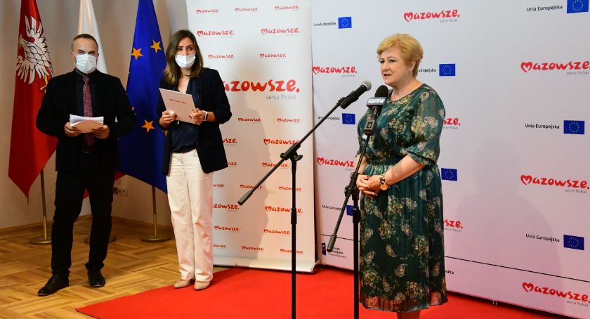 KOLEJNYCH 105 MLN ZŁ NA WALKĘ Z COVID-19 OD SAMORZĄDU MAZOWSZA