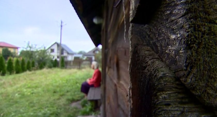 Były wójt chce pozbyć się 82-letniej lokatorki - Polsat z „INTERWENCJĄ” w gminie Obryte