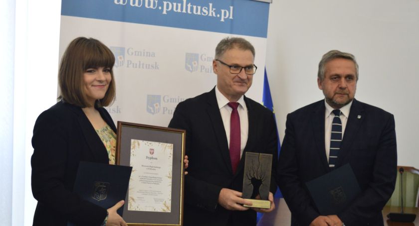 Andrzej Popowicz i Monika Żebrowska nagrodzeni przez burmistrza 