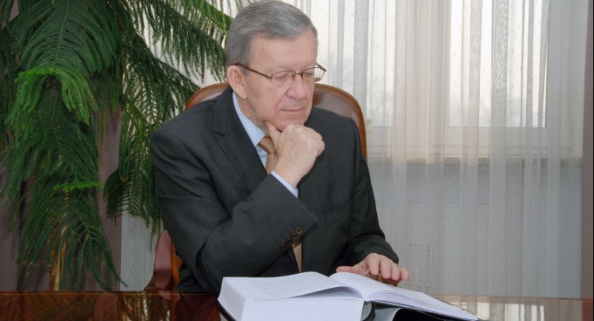Polityka jest sprawą zbyt poważną, aby pozostawić ją w rękach polityków - wywiad z 2011 r.
