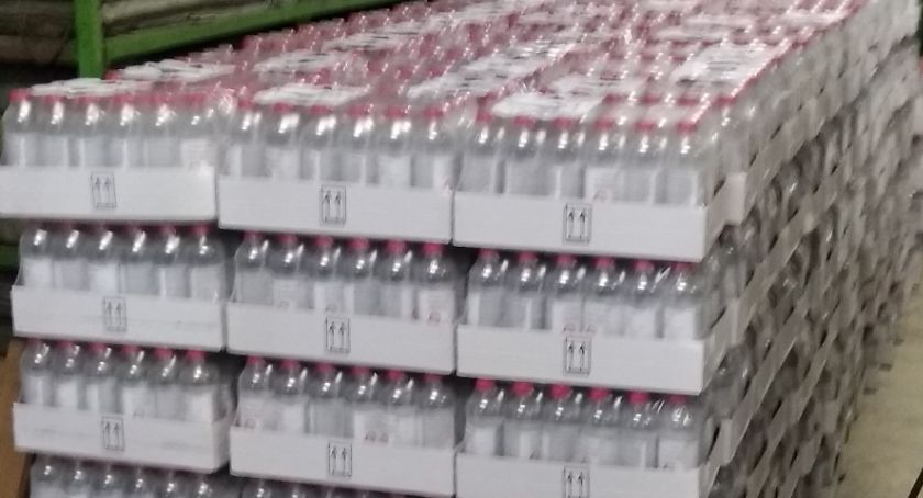 Starostwo przekazało 4200 litrów płynu do dezynfekcji