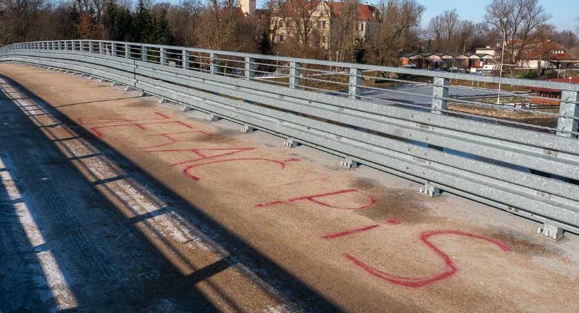... a tymczasem na pułtuskim moście