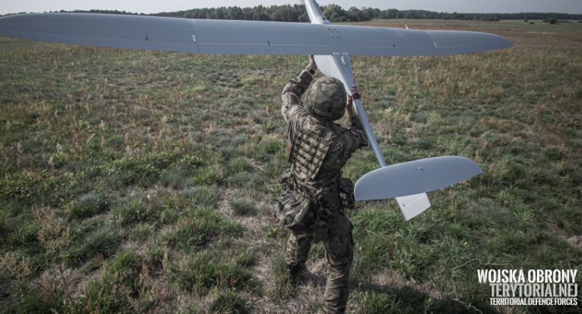 100 godzin lotów na BSP FlyEye mazowieckich terytorialsów