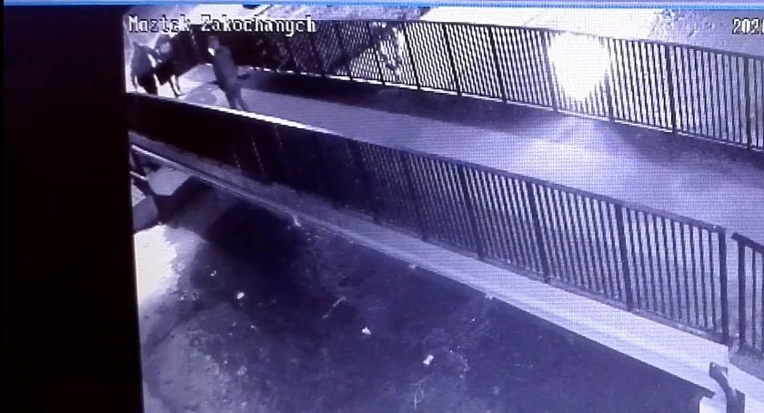 Z nudów wyrzucili telewizor – Policja udostępnia nagrania