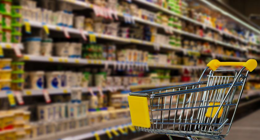 Koszyk wielkanocny – porównanie cen produktów w pułtuskich marketach
