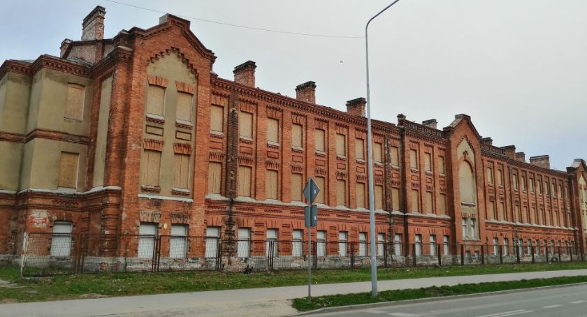 „Lokale za grunt” - czy nowa ustawa uratuje koszary?