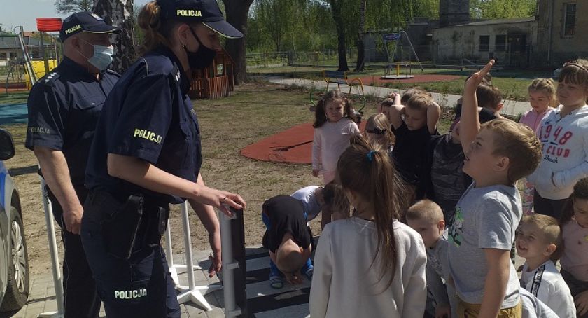 Spotkanie przedszkolaków z dzielnicowymi
