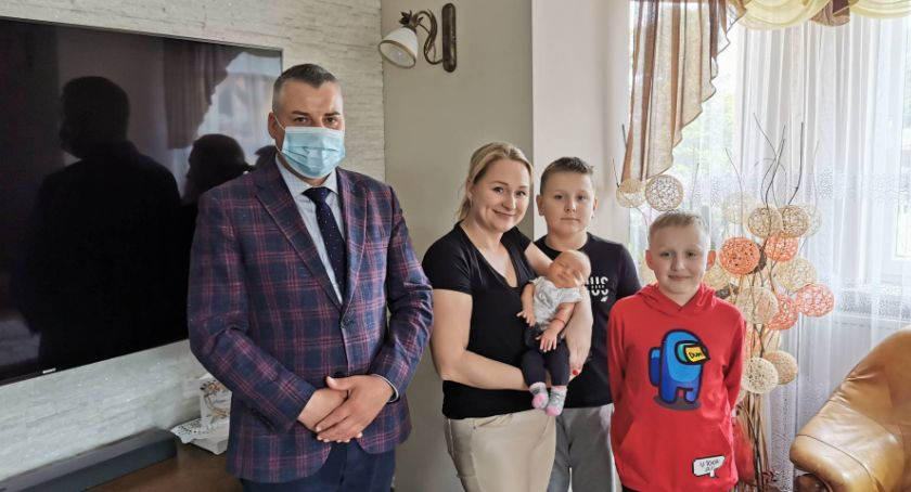 Wójt Obrytego powitał nowo narodzonych mieszkańców gminy