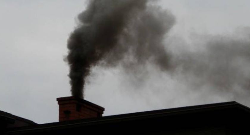 Wpłacił zaliczkę, pieca nie otrzymał - co dalej z wymianą „kopciuchów”?