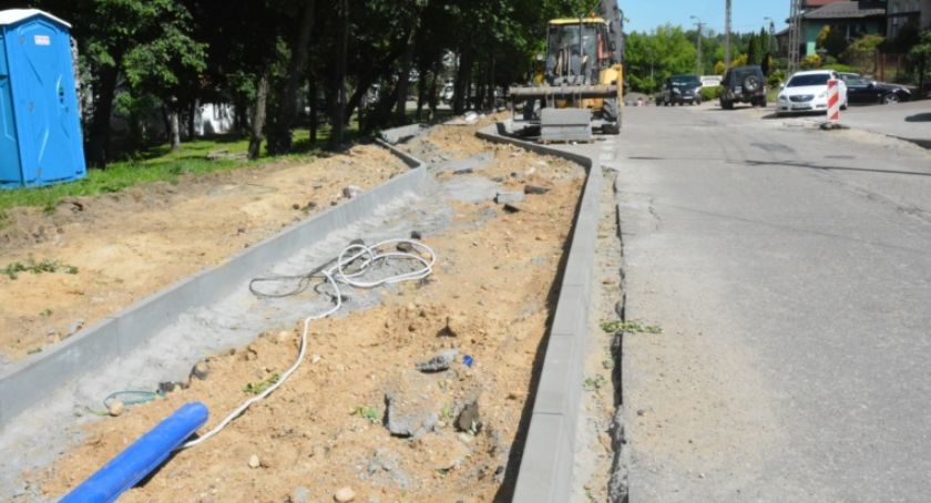 Powstaje kolejny odcinek ścieżki pieszo-rowerowej