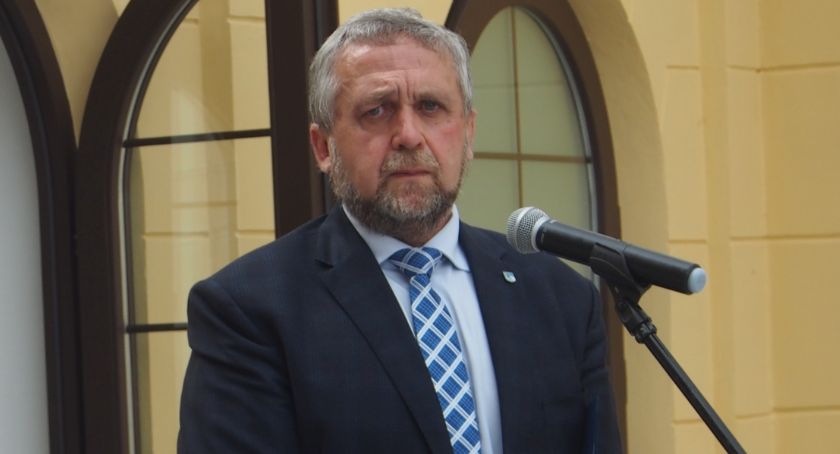 18 razy „tak” dla burmistrza Wojciecha Gregorczyka